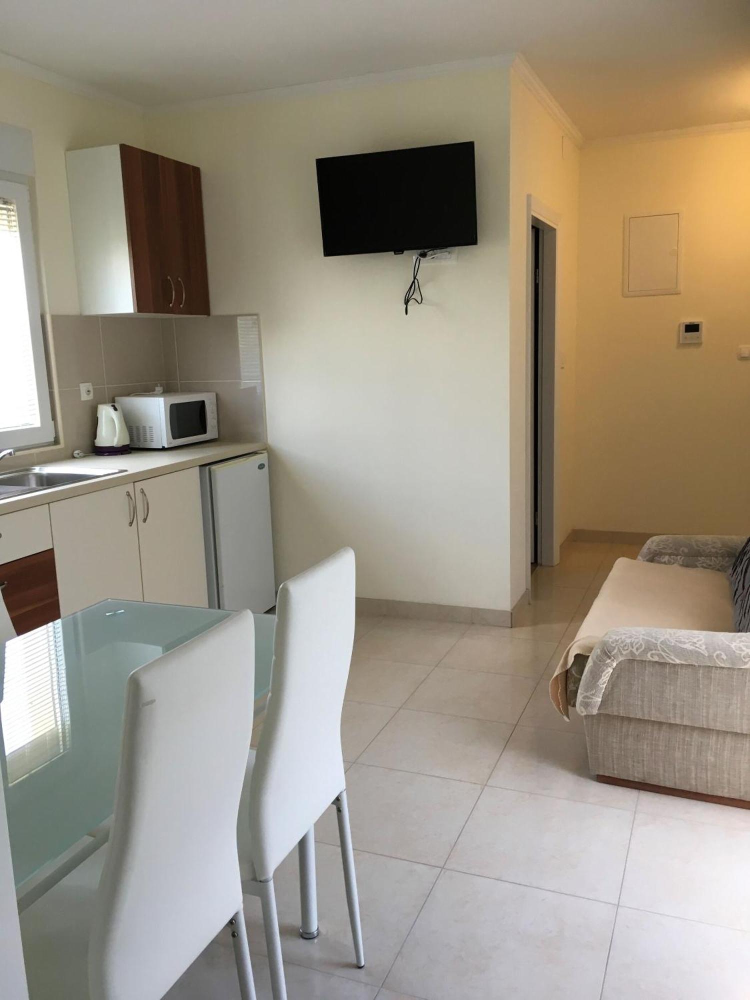 Apartments Lipovica Sukošan Buitenkant foto